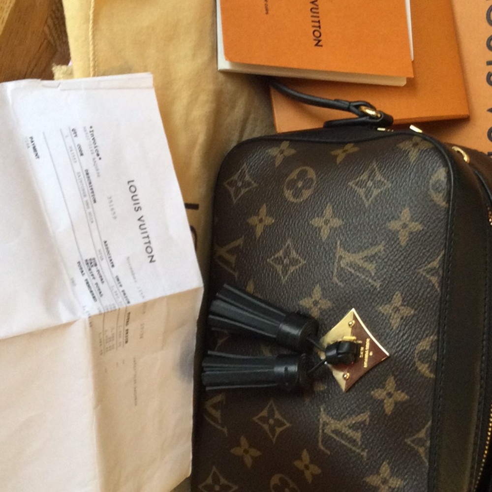 100% Authentic Louis Vuitton (Saintonge Mng Noir)